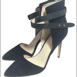Joe's Lauren Pumps in Black Suede - size 6