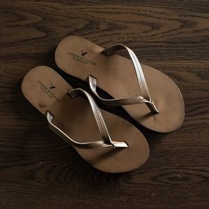 American Eagle Flip Flops