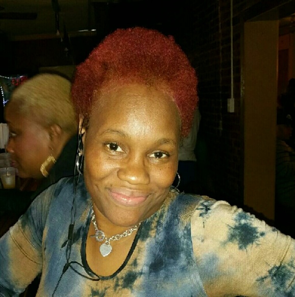 Meet your Posher, Tracy - Picture 1 of 1