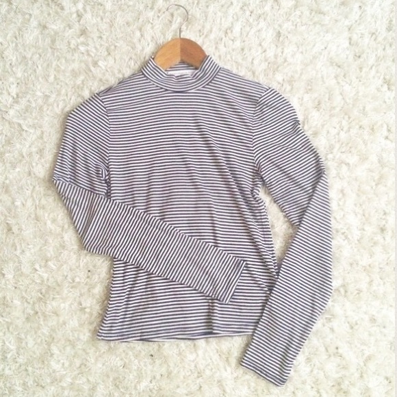 Striped mocked neck top - Picture 3 of 4