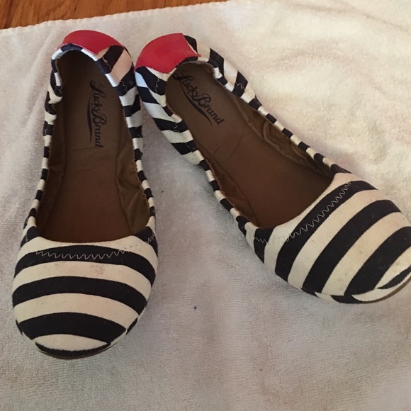 Really cute ballet flats lucky brand