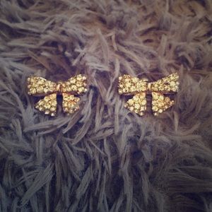 Gold Bow Earnings
