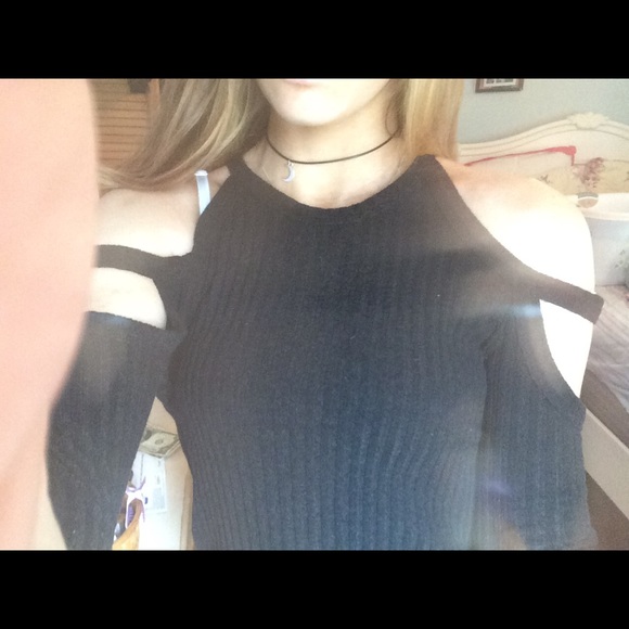 Black Shoulder Slit Top - Picture 2 of 4