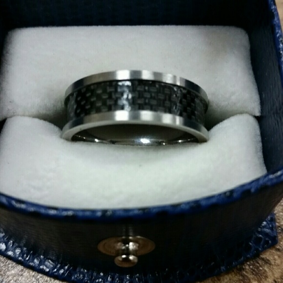 Ring - Picture 2 of 3