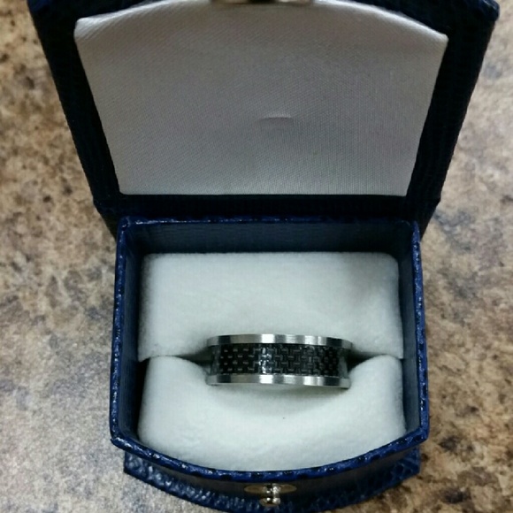 Ring - Picture 3 of 3