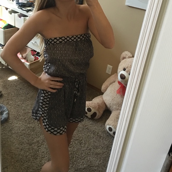 Summer romper! - Picture 1 of 4