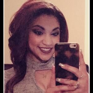 Meet your Posher, Dee