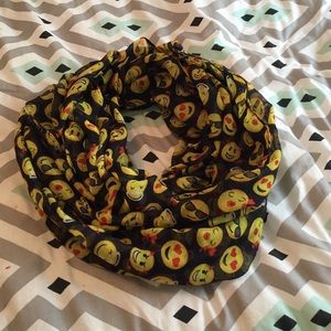 Emoji infinity scarf