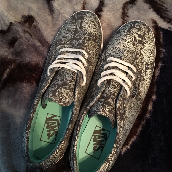 Gray vans with silver tribal design NWOT