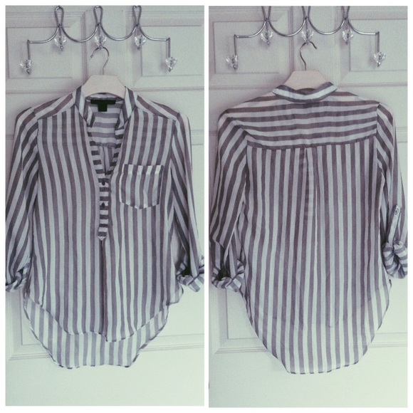 a'gaci Tops - 🌙STRIPED button down chiffon top