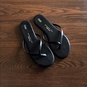 Gap Flip Flops