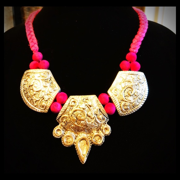 Thread necklace - Picture 1 of 1