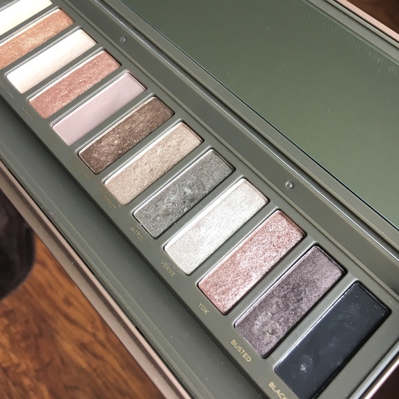 Used Urban Decay Naked 2 Eyeshadow Palette