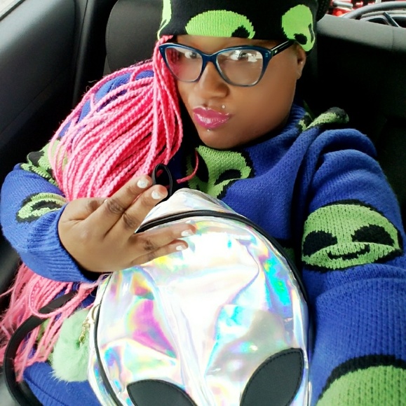 Meet your Posher, Eva - Picture 4 of 15