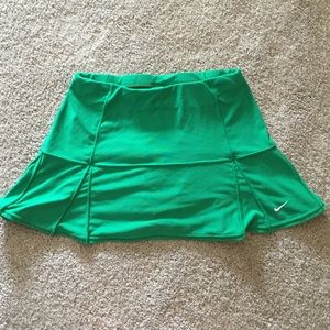 XS green Women's Nike tennis skirt