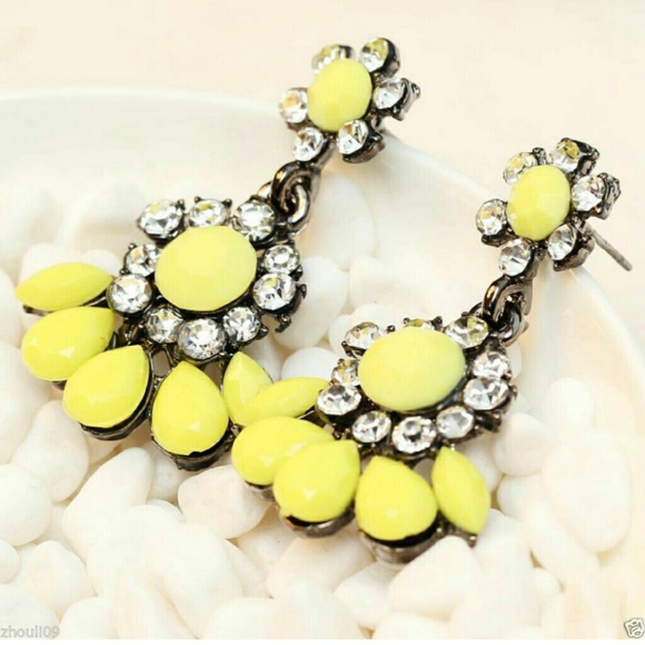 Jewelry - Statement earrings