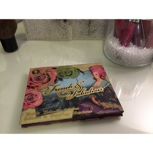 Too Faced French and Fabulous palette