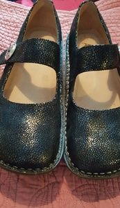 Algeria nursing shoes