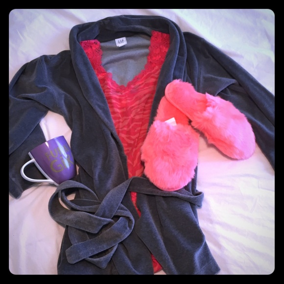 Fuzzy pink Gap Body slippers