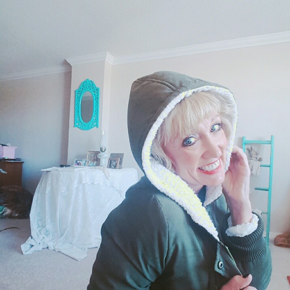 Green jacket - Picture 2 of 4