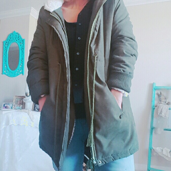 Green jacket - Picture 3 of 4