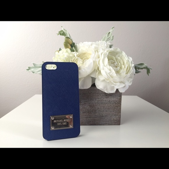 Michael Kors iPhone 5 case - Picture 1 of 4