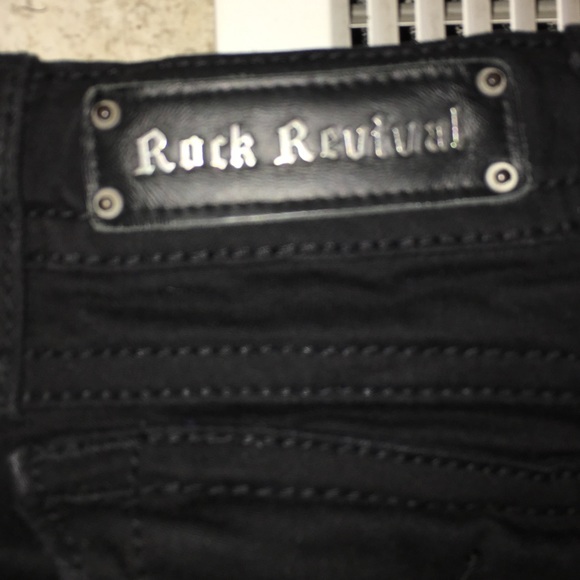 Size:27 black rock revivals! - Picture 3 of 3