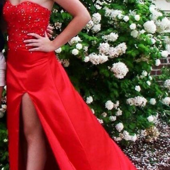 Prom dresses - Picture 2 of 3