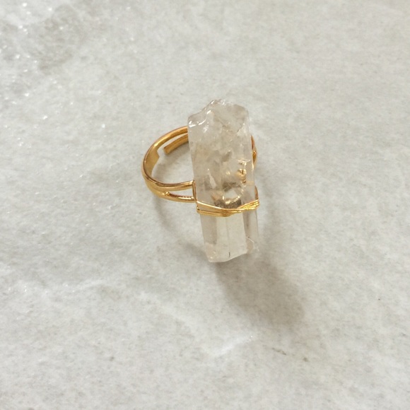 πNew! Gold & clear crystal rock ring adjustable - Picture 3 of 3