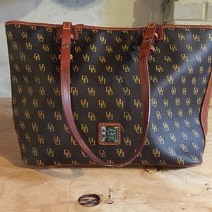 Like new!! Authentic: Dooney and Bourke Bag