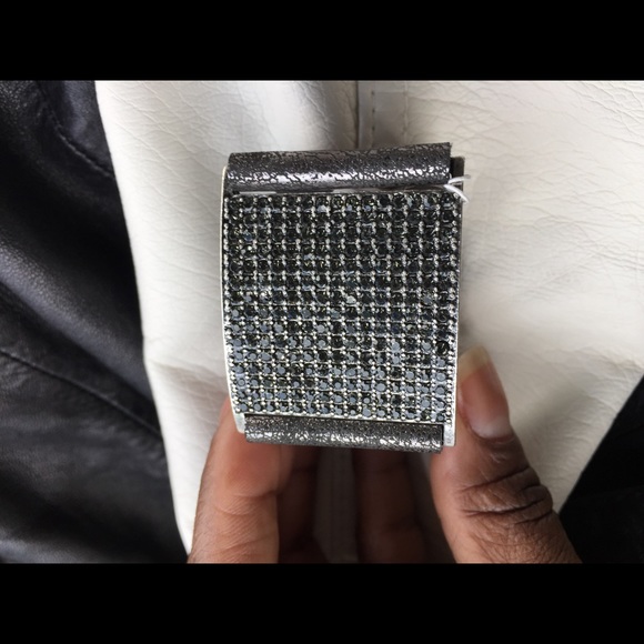 Wide band accent bracelet. - Picture 2 of 2