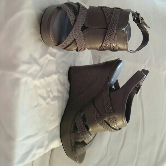 Sbicca Platform Wedge Shoes size 6 NWOB