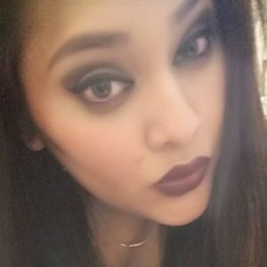 Meet your Posher, Abigail