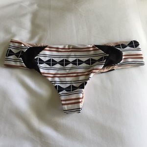 Acacia Mentawai bikini bottoms size small