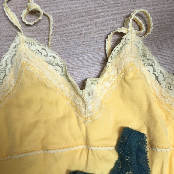 4 Lace Tanks - Picture 3 of 4