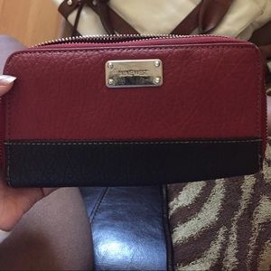 Nine West wallet