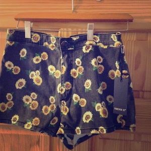 NWT High-Waisted Sunflower Print 🌻Denim Shorts