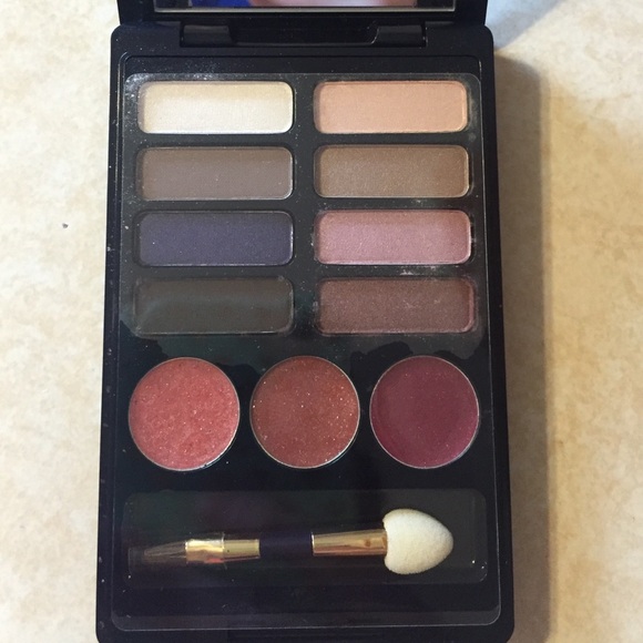 Estee Lauder eye shadow palette, never used