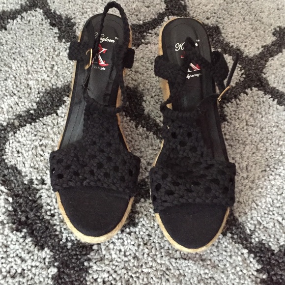 Black Wedges