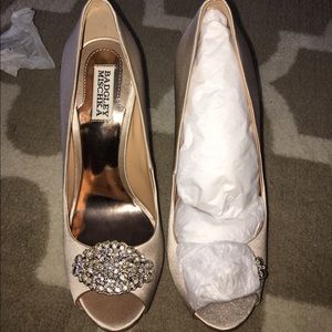 8.5 Badgley Mischka GOODIE nude satin heel