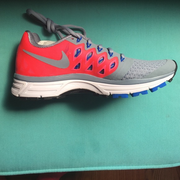 Brand new nike shoes