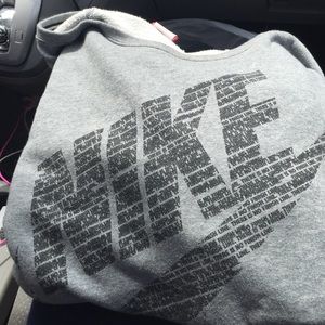 Nike large sweatshirt🎉🎉🎉