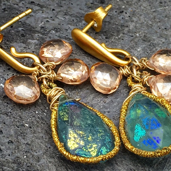 Sold HOST PICK Gorgeous cluster earrings - Picture 2 of 3