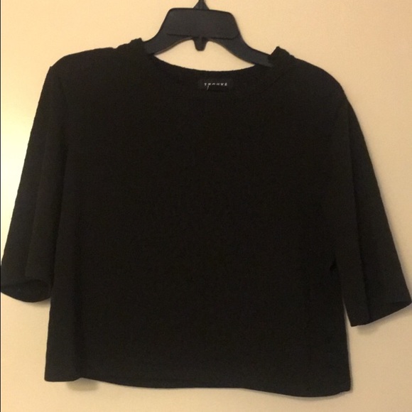 Black quarter length sleeve shirt