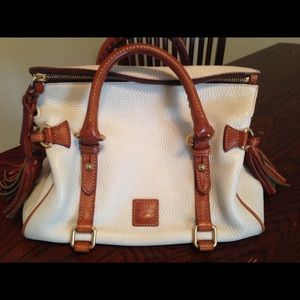 White and brown D&B bag