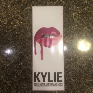 Posie K lipkit by Kylie