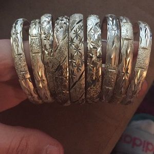 Hold Bundle silver bangles