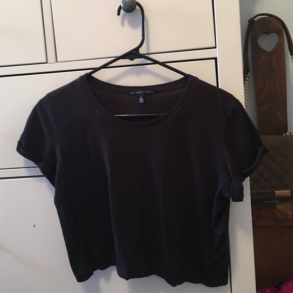 • UO Black crop top tshirt •