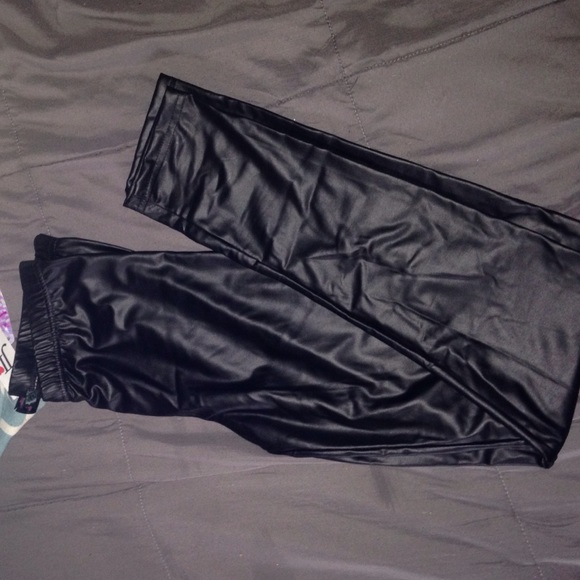 Black faux leather leggings