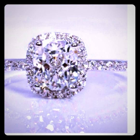 Size 4 / 2 Ctw simulated diamond engagement ring